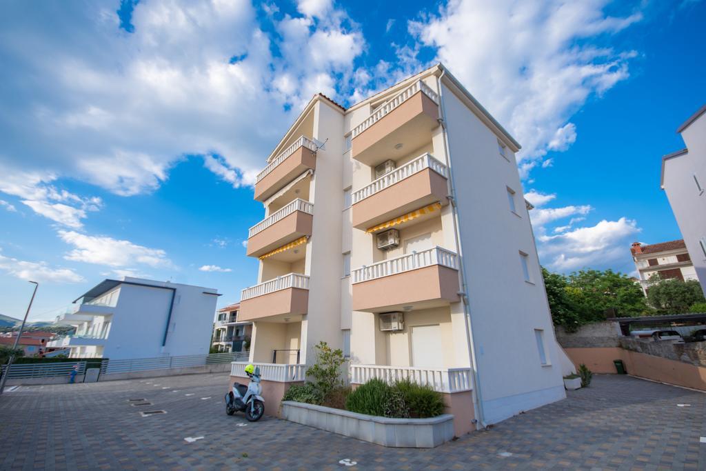 Apartment Angie 特罗吉尔 外观 照片